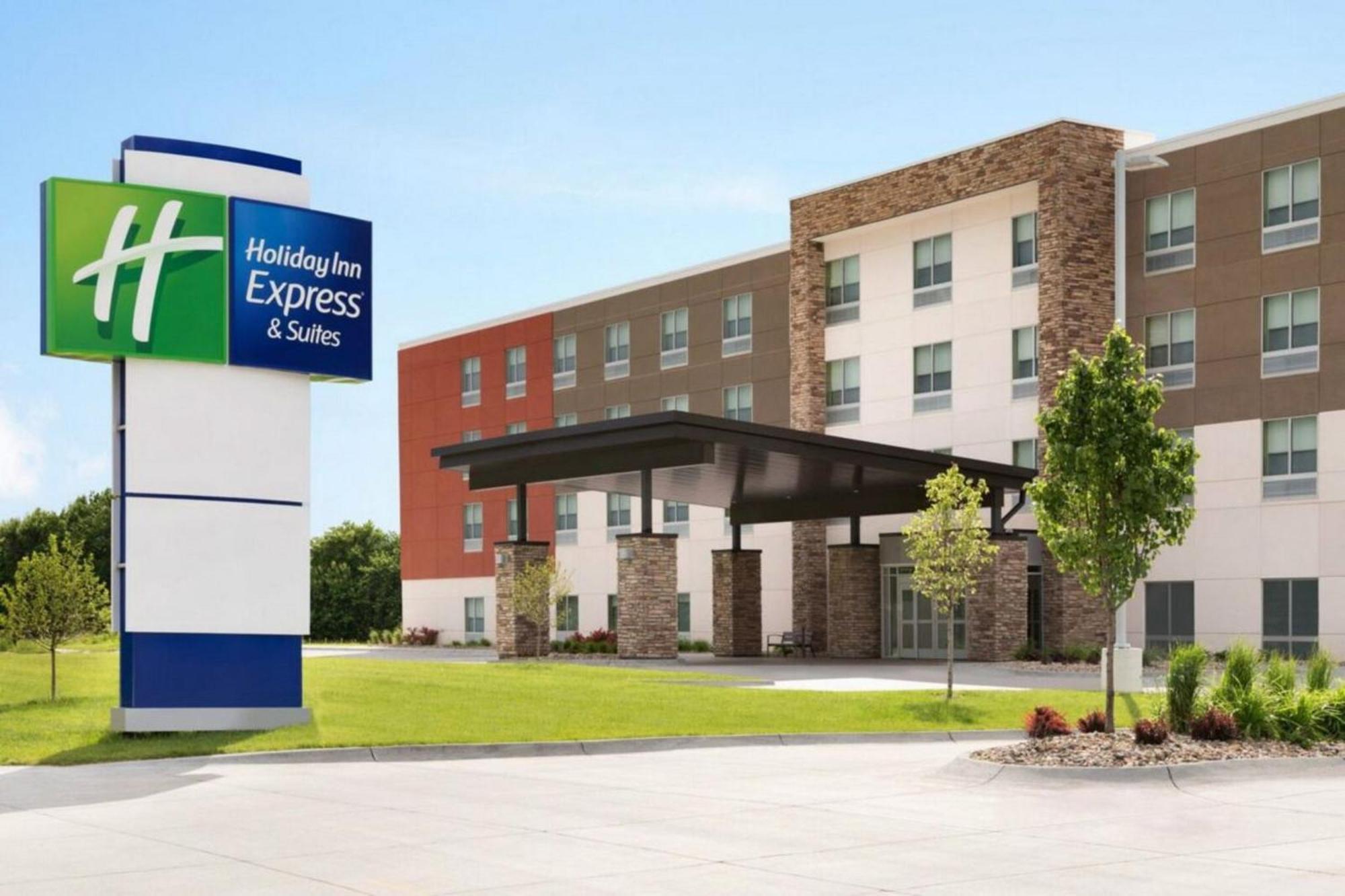 Holiday Inn Express & Suites Mansfield - Ontario By Ihg Exterior foto